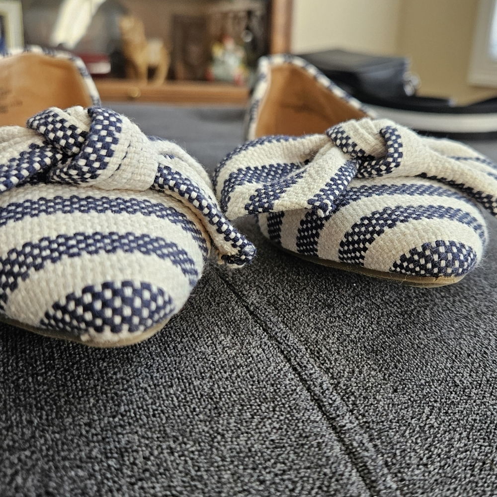 A New Day Striped Textile Slipper Shoes with Bows. SZ 8 - Picture 12 of 15